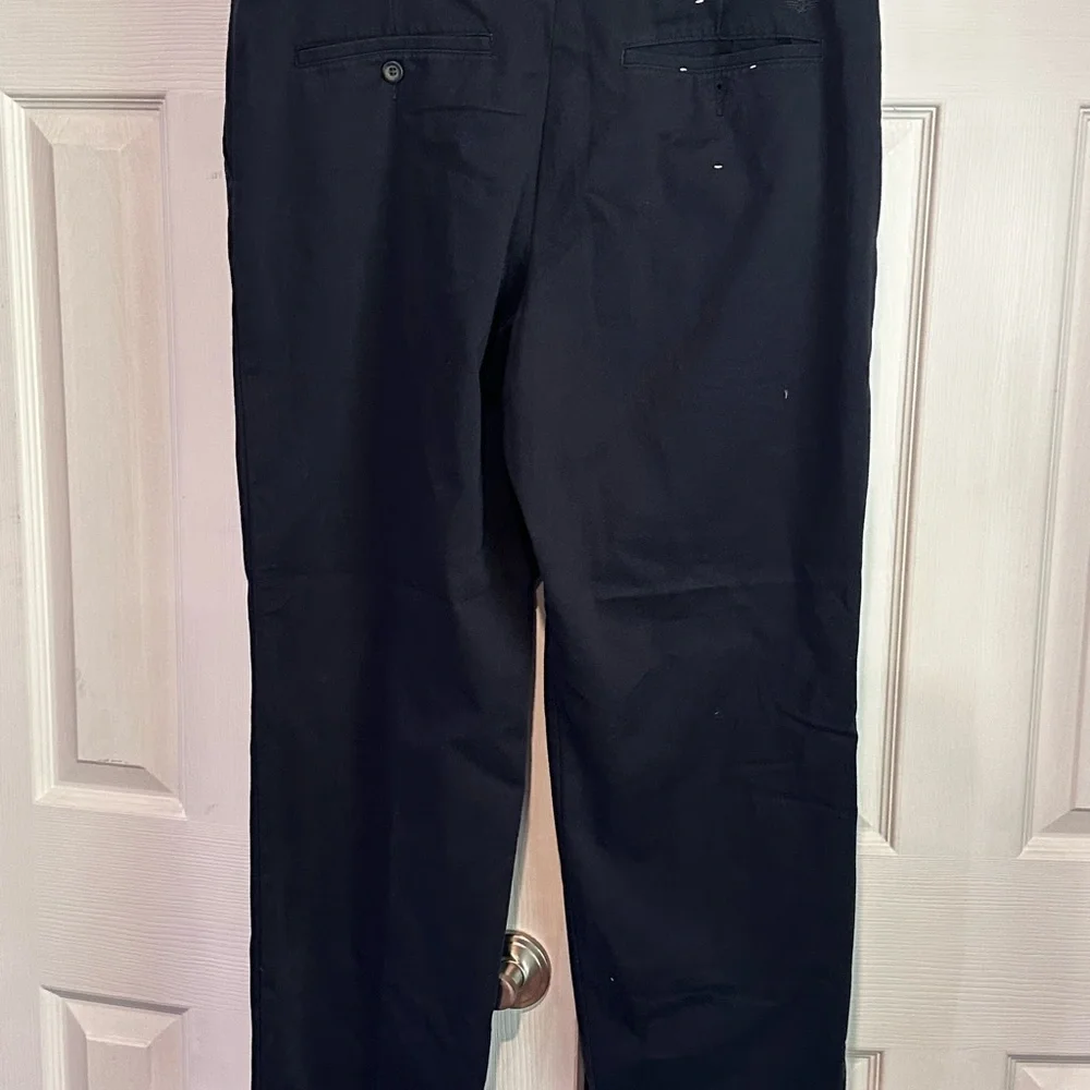 Dockers Men's Khaki Classic Fit Pants • 36x30 Black NWOT